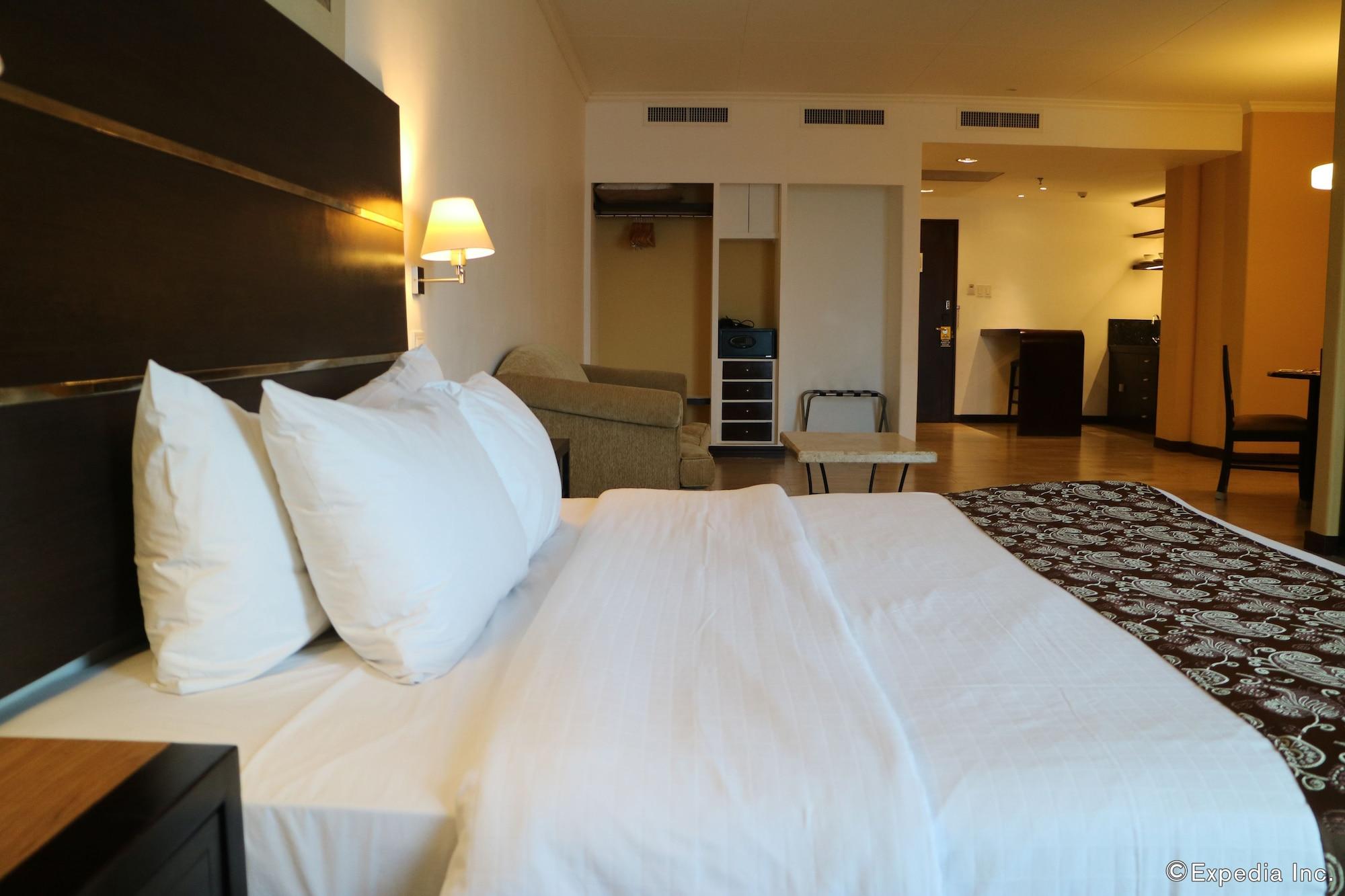 Days Hotel By Wyndham Iloilo Luaran gambar