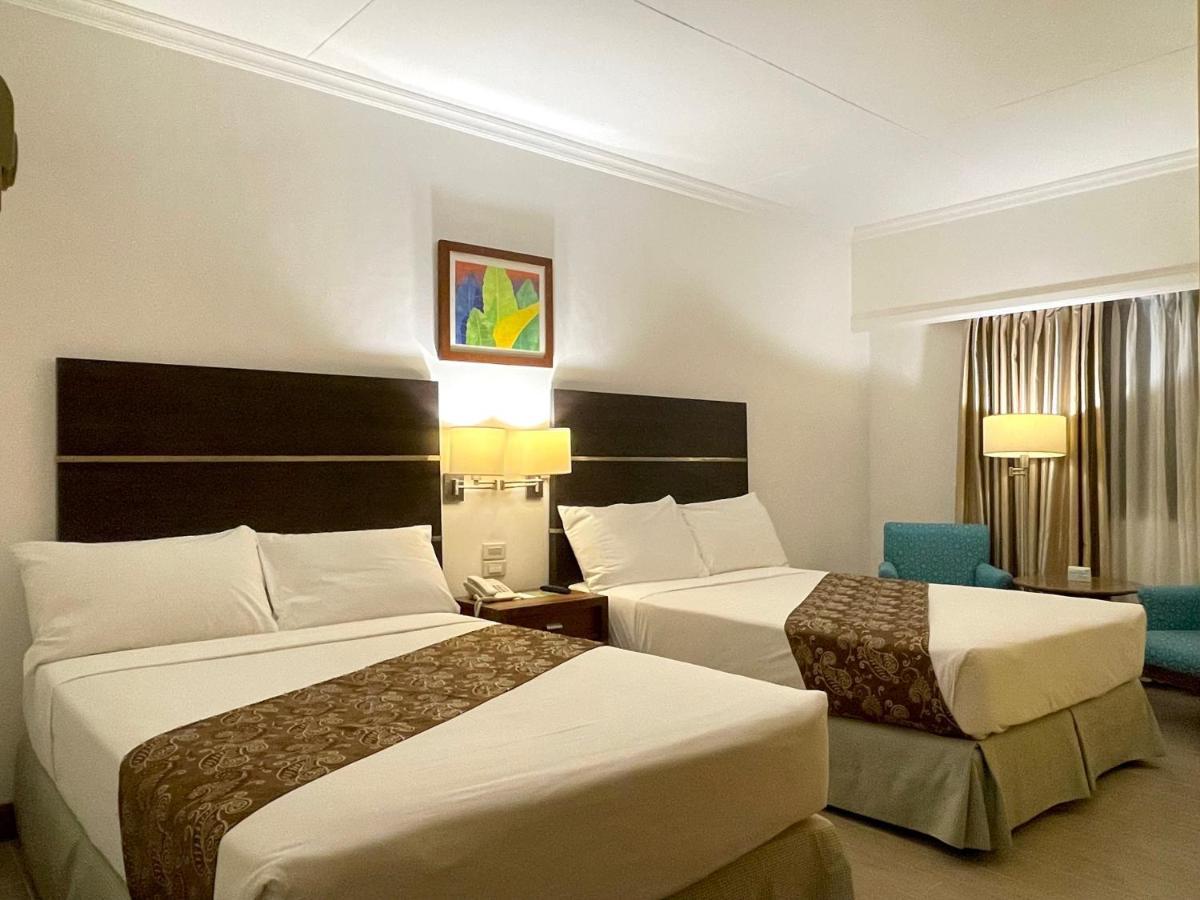 Days Hotel By Wyndham Iloilo Luaran gambar