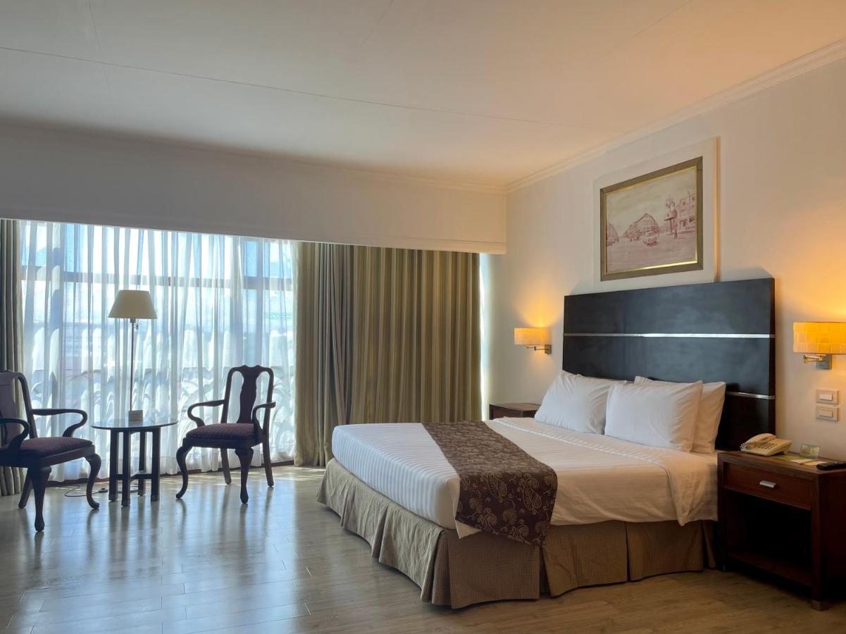 Days Hotel By Wyndham Iloilo Luaran gambar