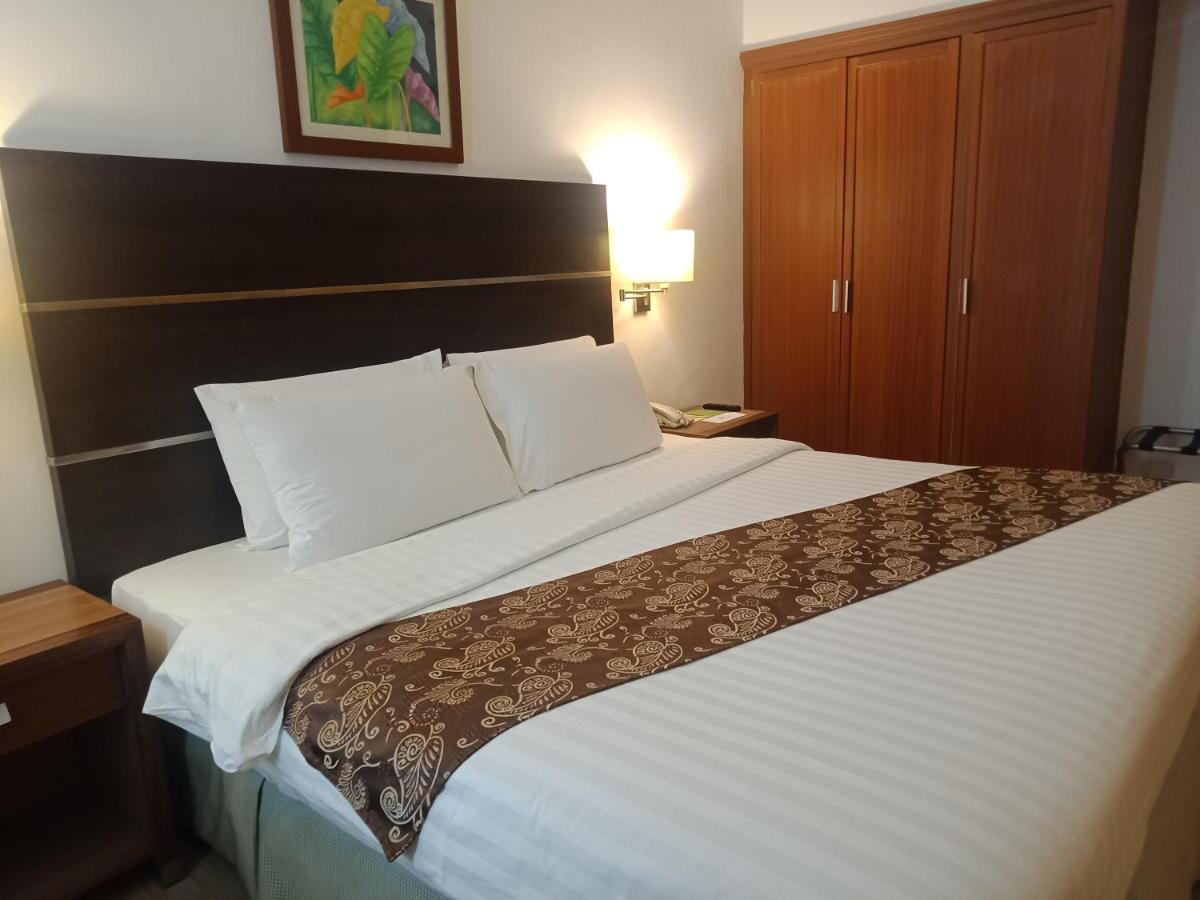 Days Hotel By Wyndham Iloilo Luaran gambar